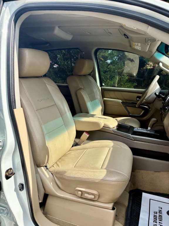 2015 Nissan Armada Image 12