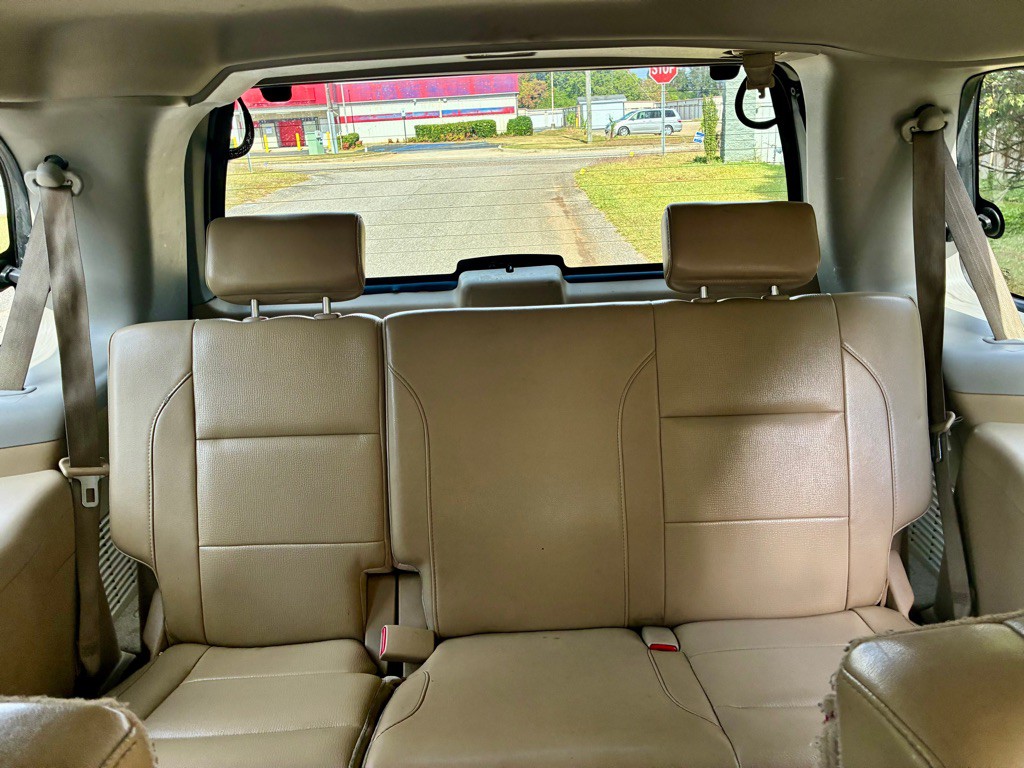 2015 Nissan Armada Image 18