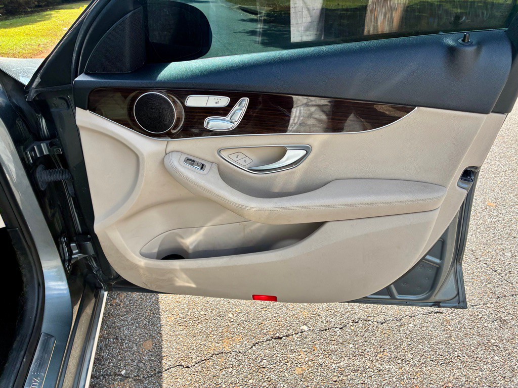 2017 Mercedes-Benz C-Class Image 16