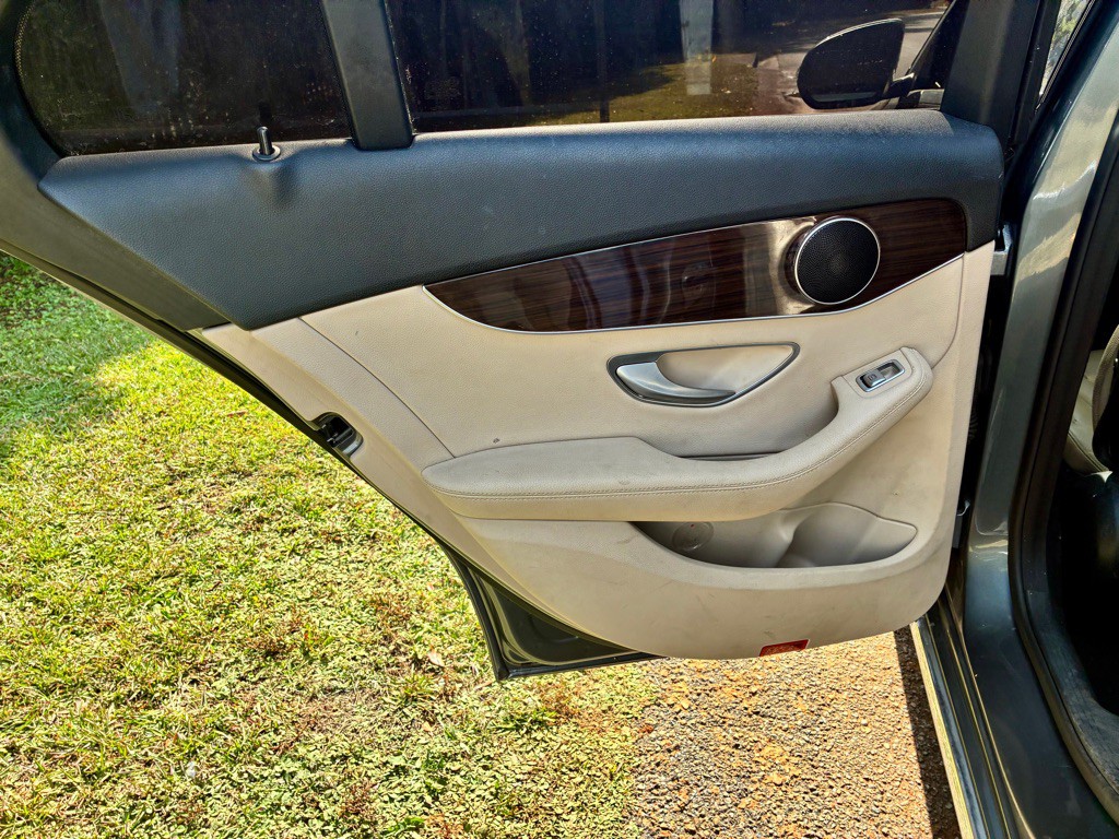 2017 Mercedes-Benz C-Class Image 11