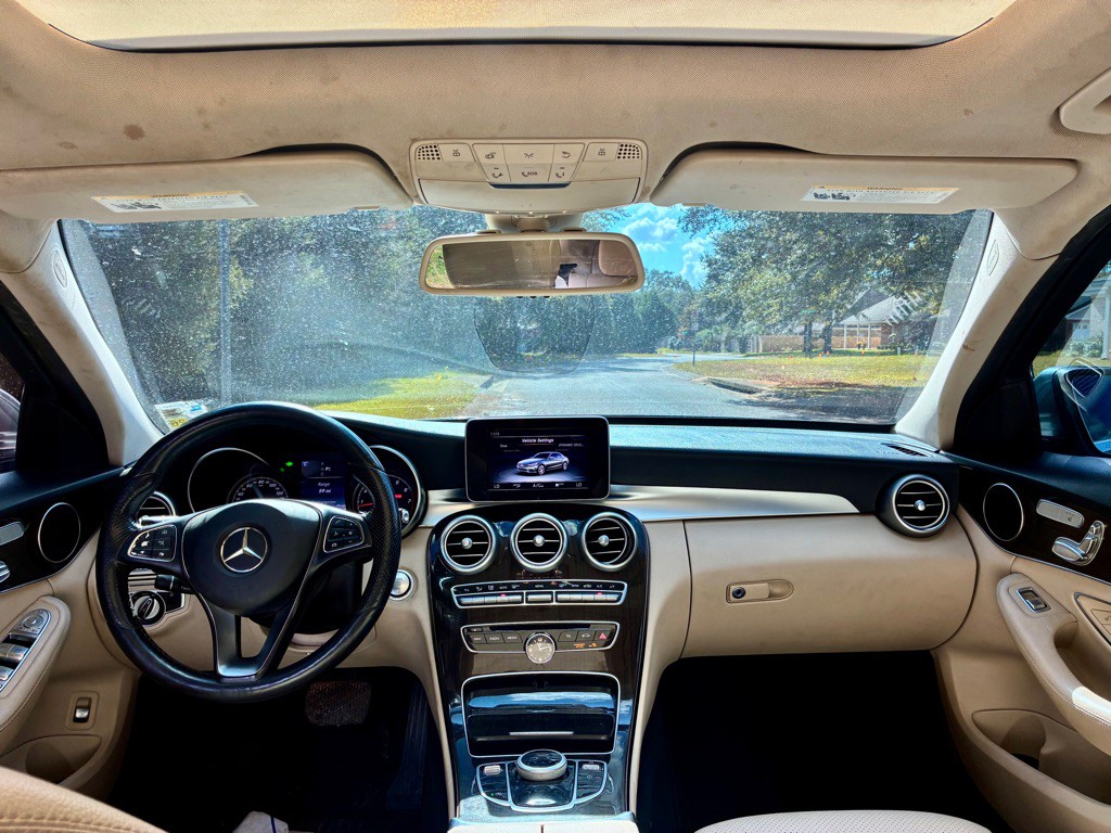 2017 Mercedes-Benz C-Class Image 12