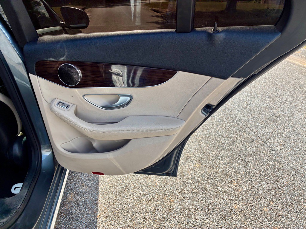 2017 Mercedes-Benz C-Class Image 14