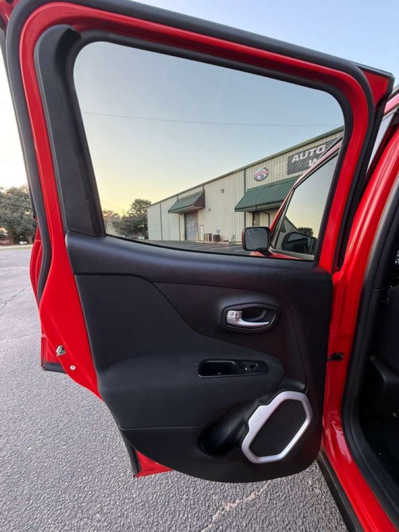 2018 Jeep Renegade Image 14