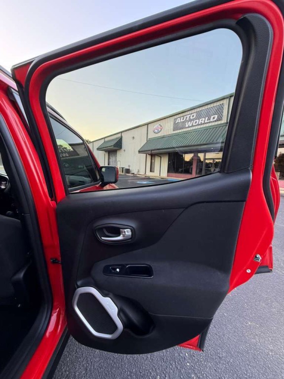 2018 Jeep Renegade Image 19