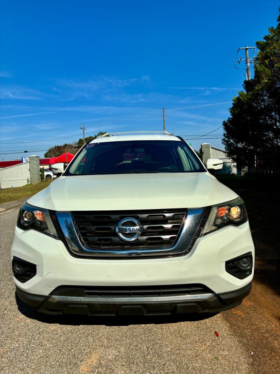 2017 Nissan Pathfinder Image 2