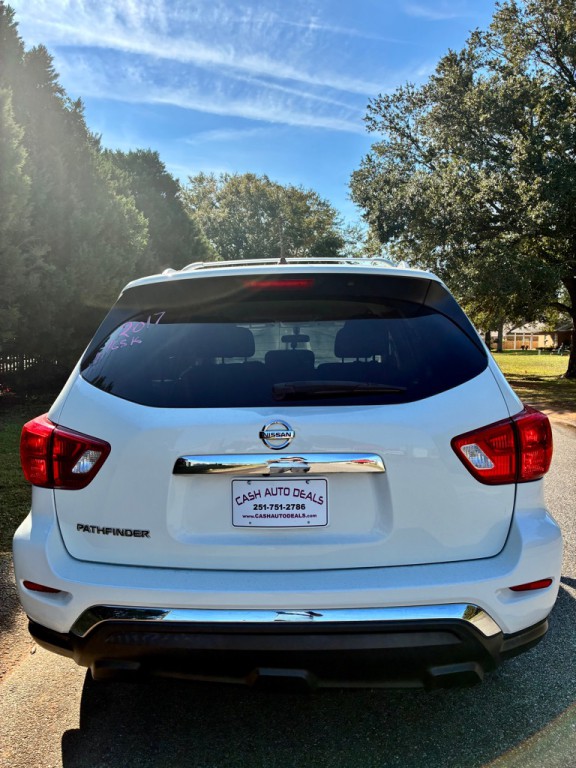 2017 Nissan Pathfinder Image 4