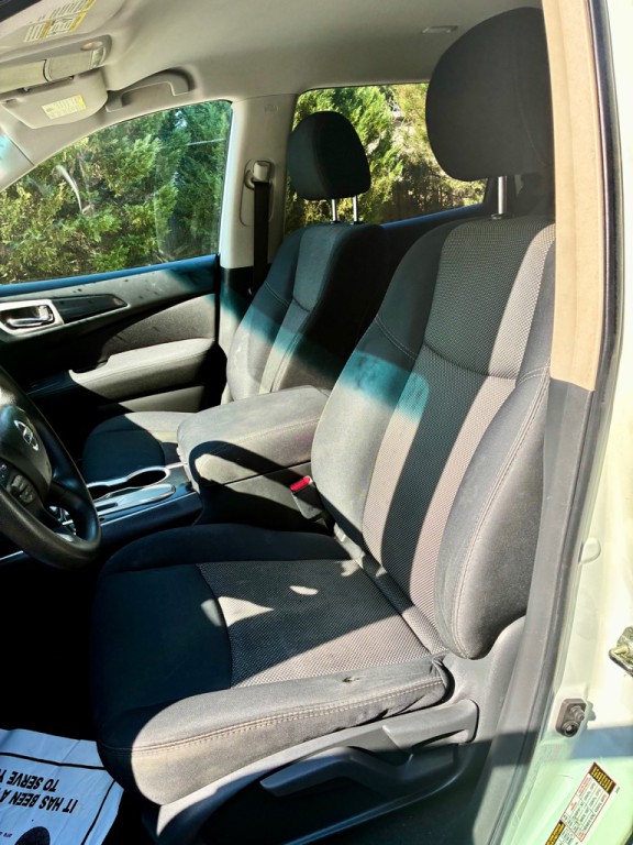 2017 Nissan Pathfinder Image 8