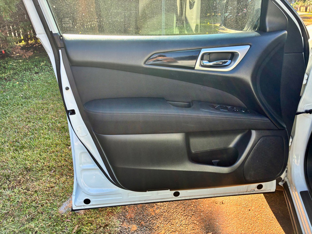 2017 Nissan Pathfinder Image 9