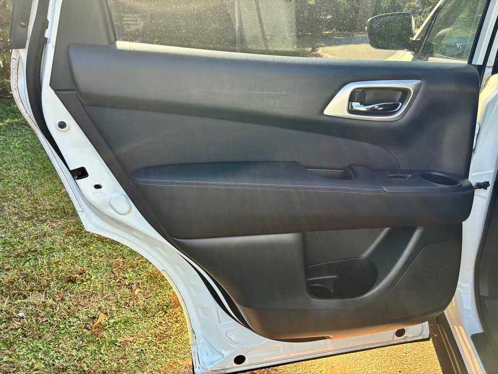 2017 Nissan Pathfinder Image 11