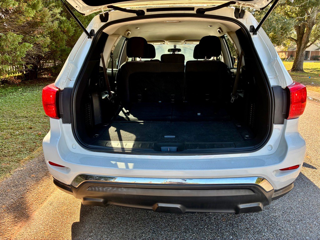 2017 Nissan Pathfinder Image 13
