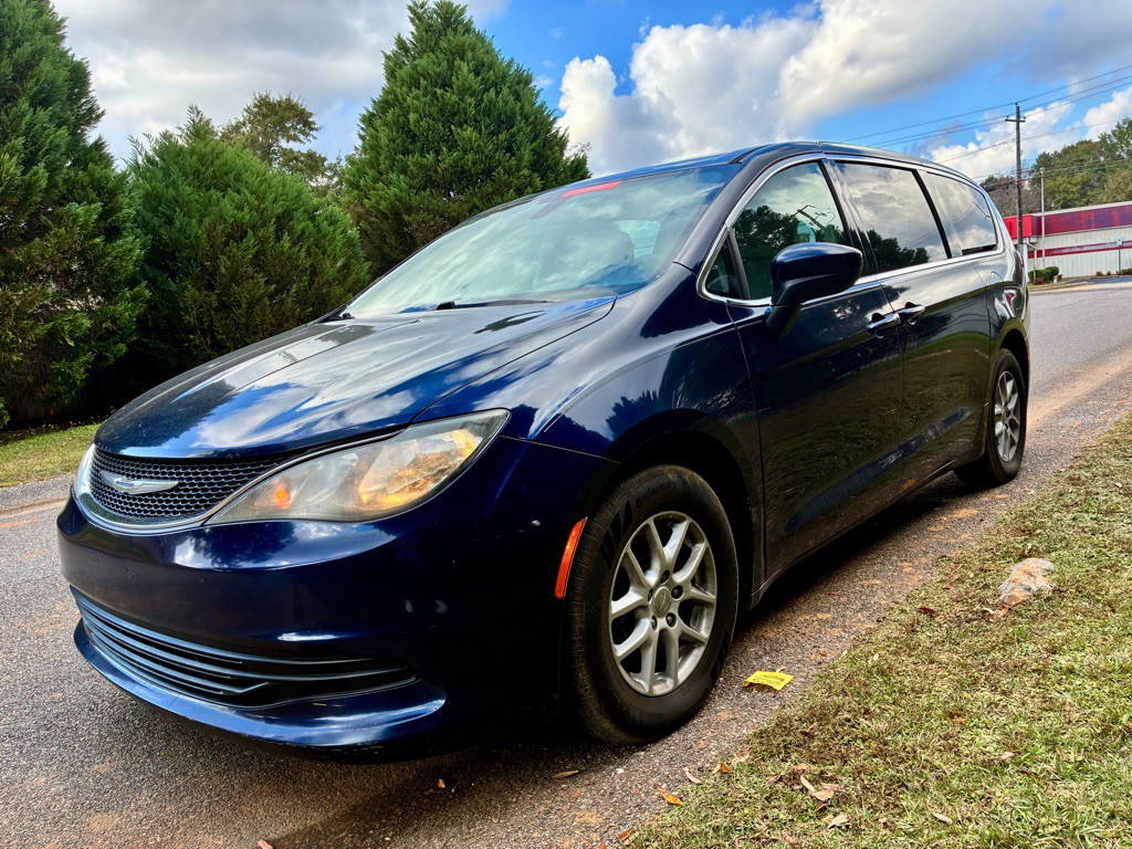 2017 Chrysler Pacifica Image 1