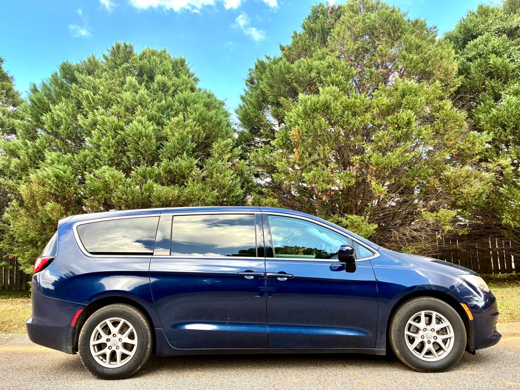 2017 Chrysler Pacifica Image 6
