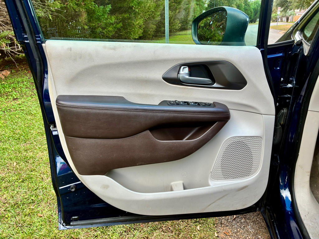 2017 Chrysler Pacifica Image 9