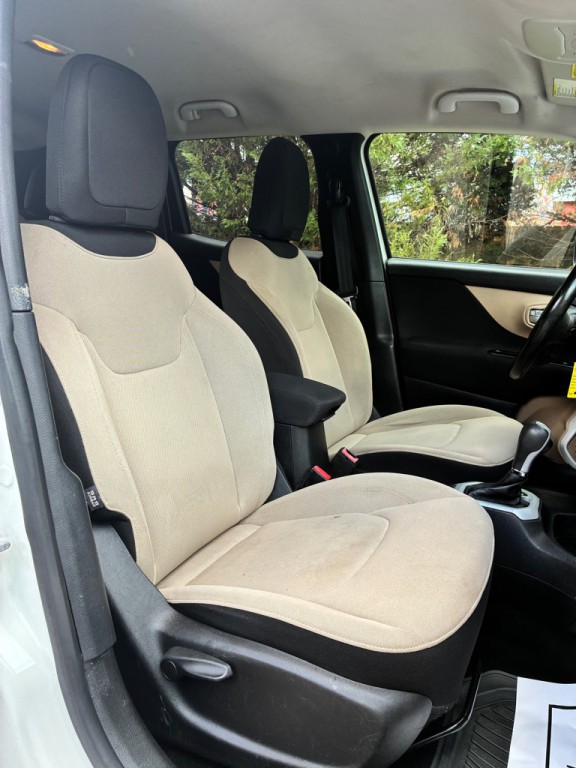 2015 Jeep Renegade Image 15