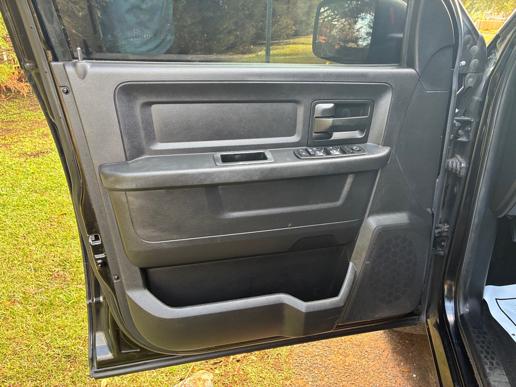 2014 RAM 1500 Image 10