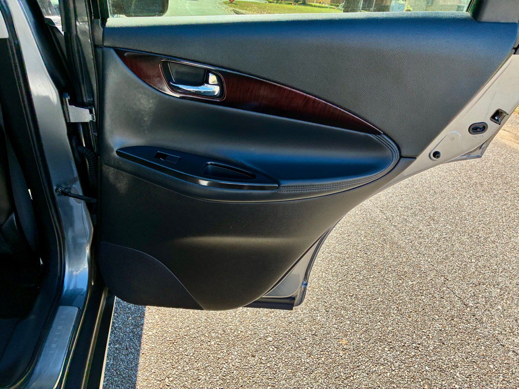 2014 INFINITI QX50 Image 16