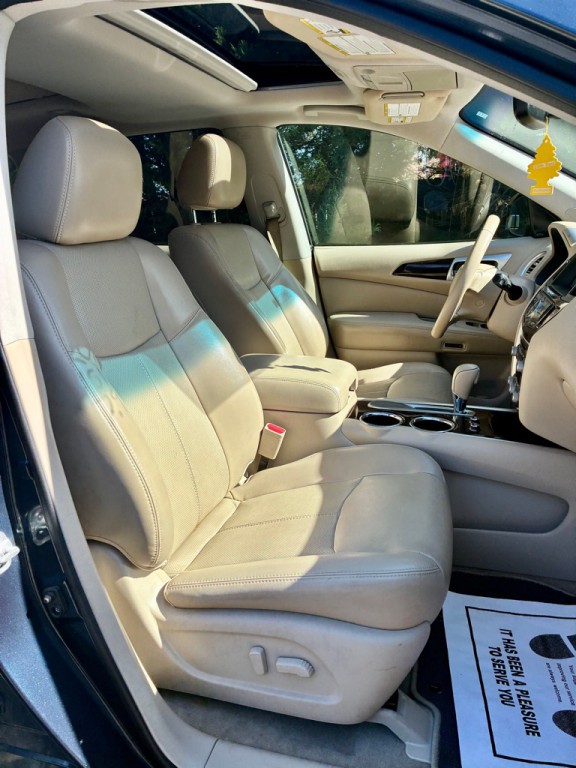 2015 Nissan Pathfinder Image 17