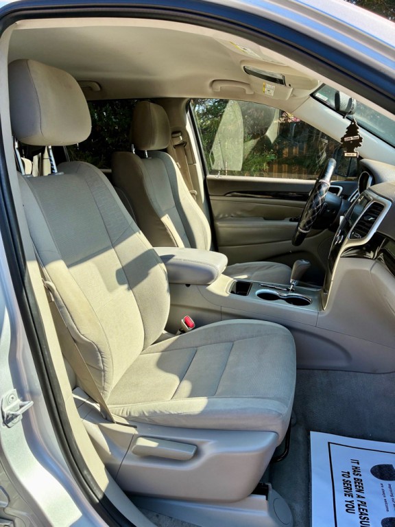 2012 Jeep Grand Cherokee Image 15