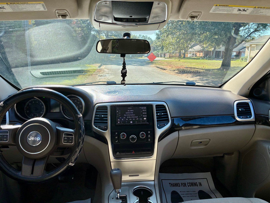 2012 Jeep Grand Cherokee Image 18