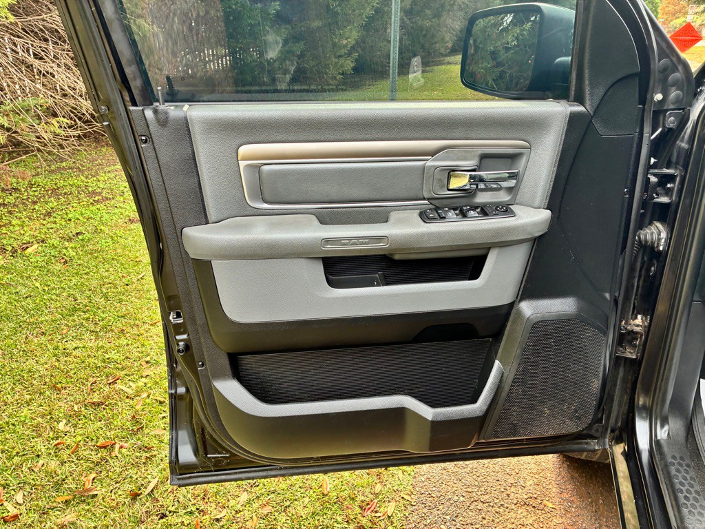 2016 RAM 1500 Image 9