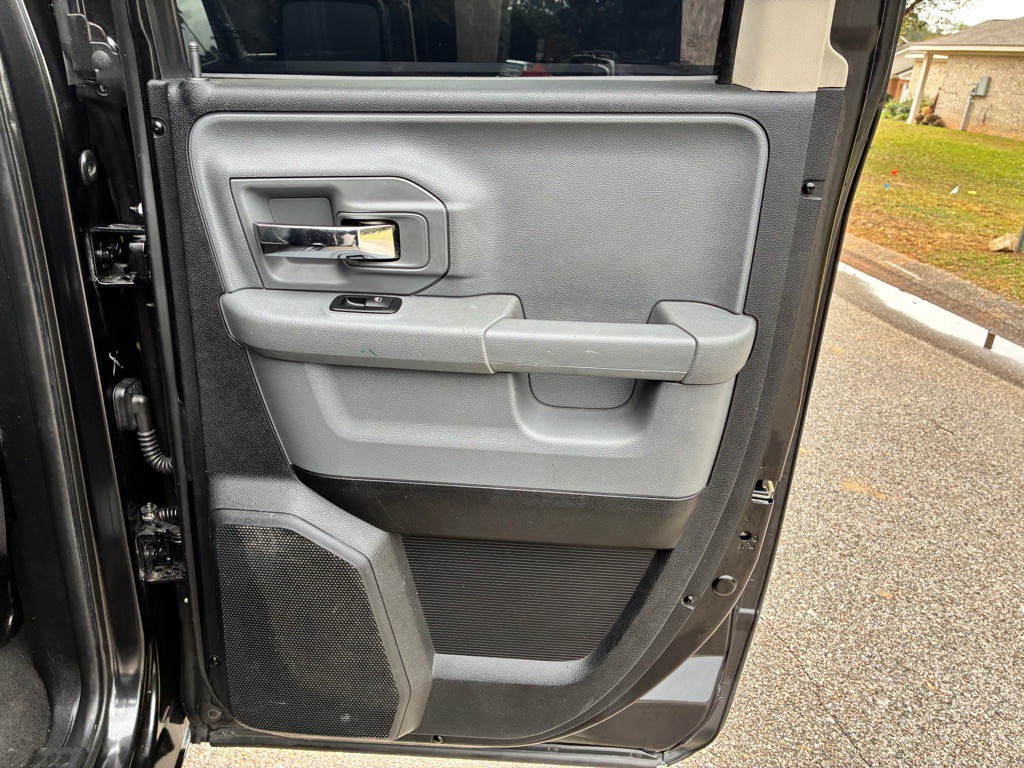 2016 RAM 1500 Image 14