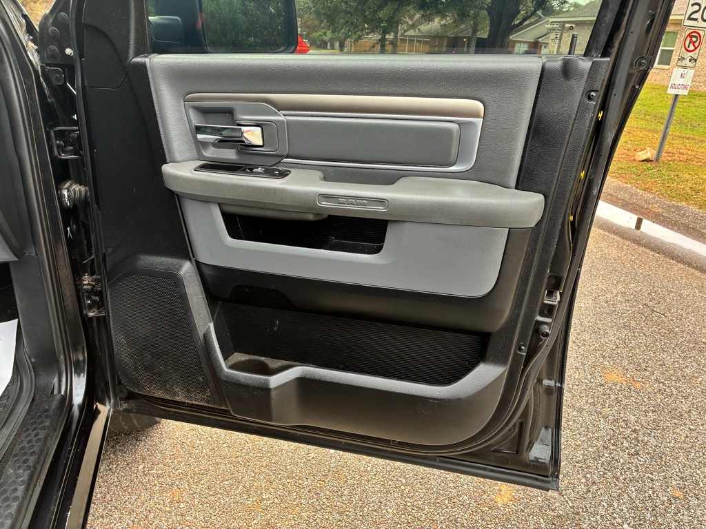 2016 RAM 1500 Image 16