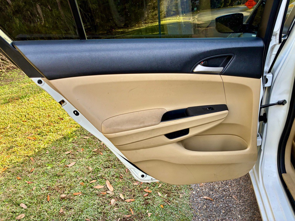 2012 Honda Accord Image 11