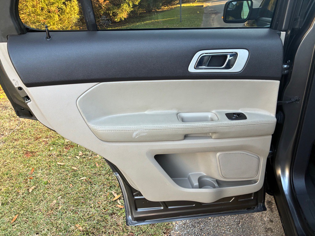 2012 Ford Explorer Image 10