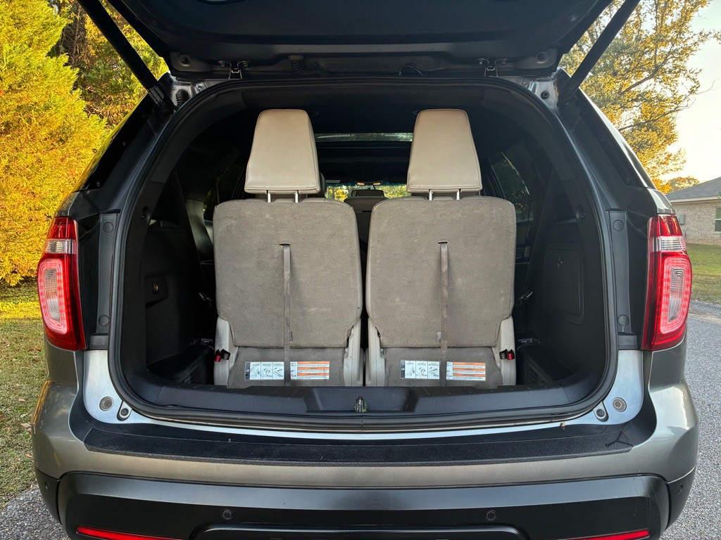 2012 Ford Explorer Image 11