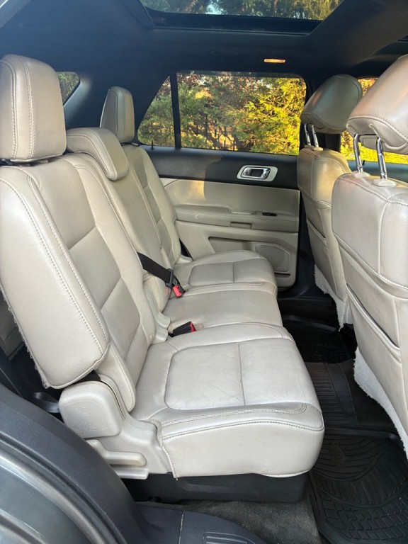 2012 Ford Explorer Image 12