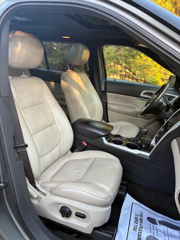 2012 Ford Explorer Image 14