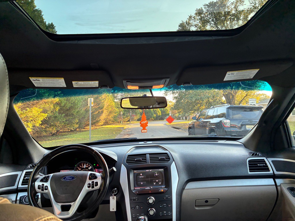 2012 Ford Explorer Image 16