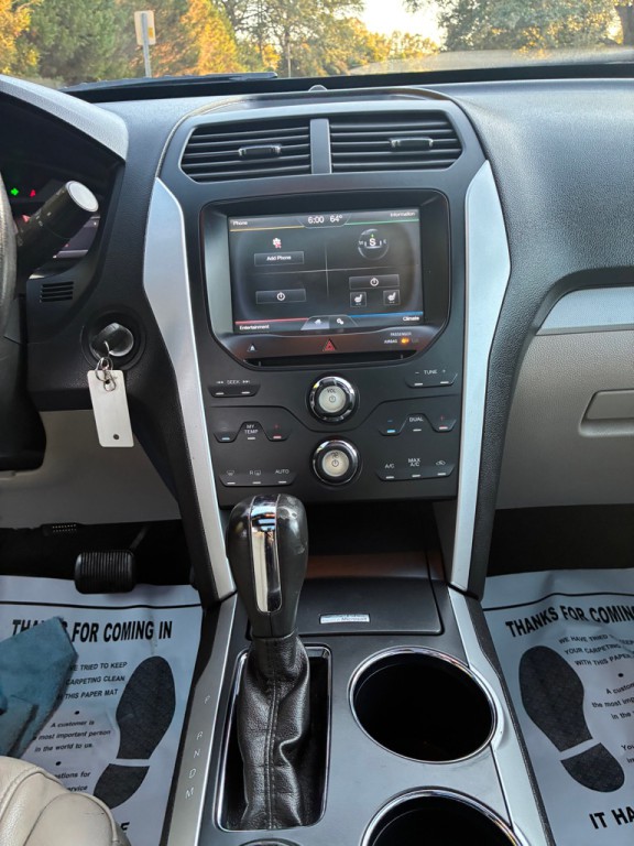 2012 Ford Explorer Image 17