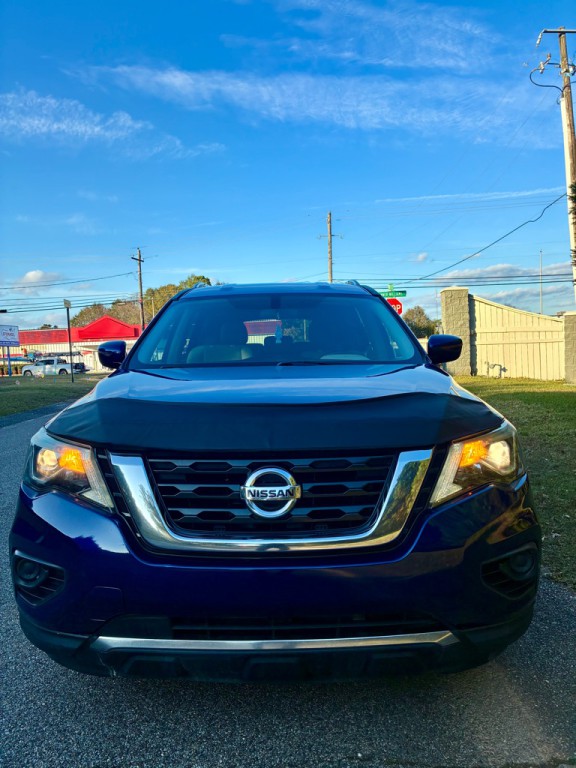 2017 Nissan Pathfinder Image 2