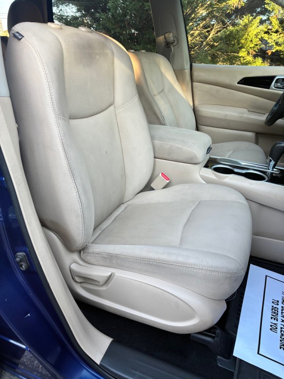 2017 Nissan Pathfinder Image 18