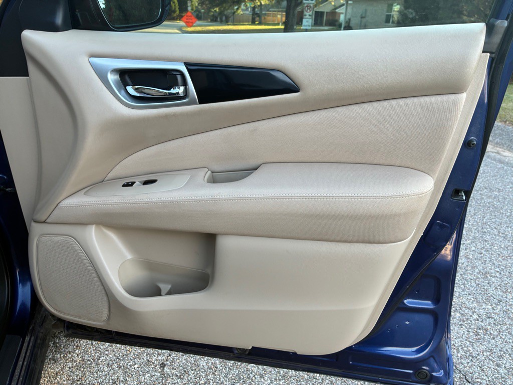 2017 Nissan Pathfinder Image 20