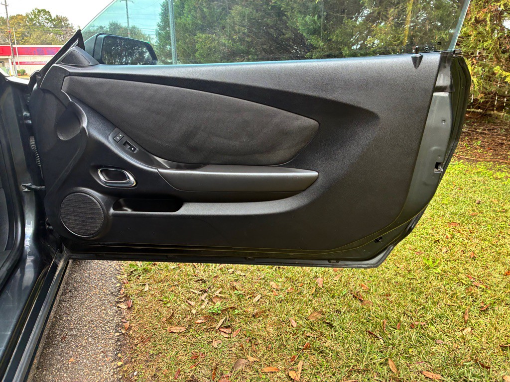 2015 Chevrolet Camaro Image 12