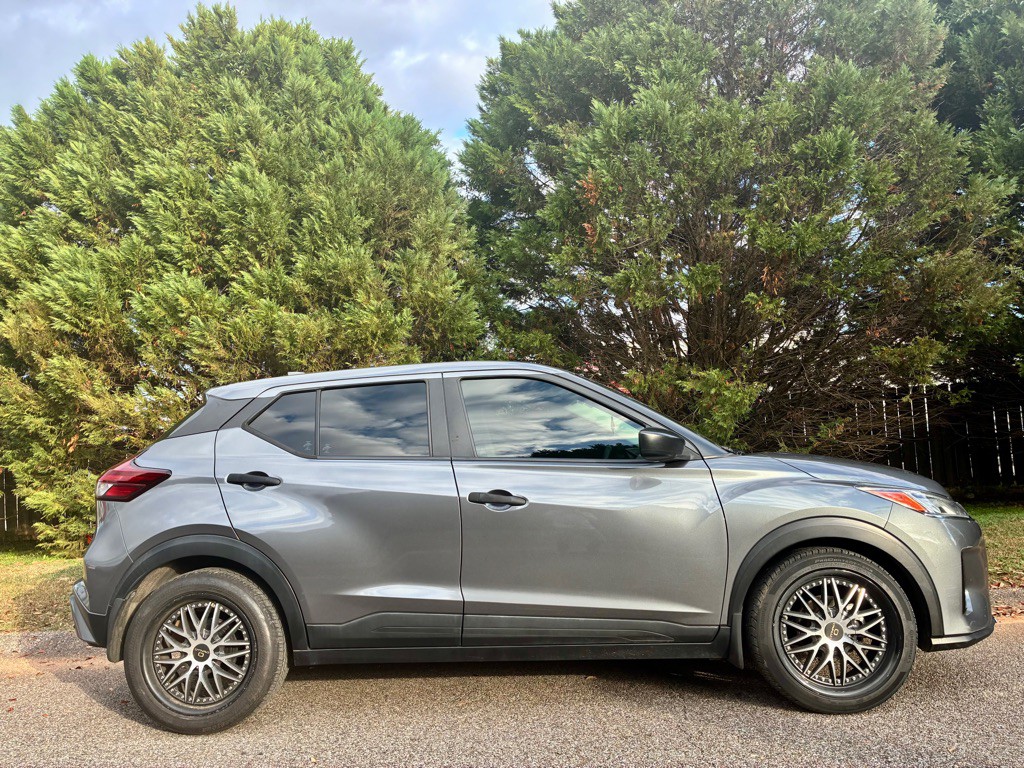 2021 Nissan Kicks Image 3