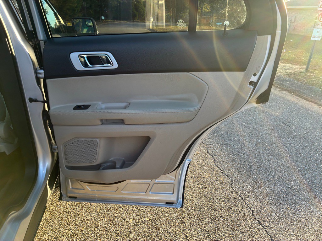 2015 Ford Explorer Image 11
