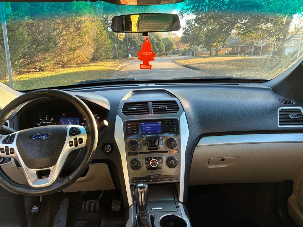 2015 Ford Explorer Image 15