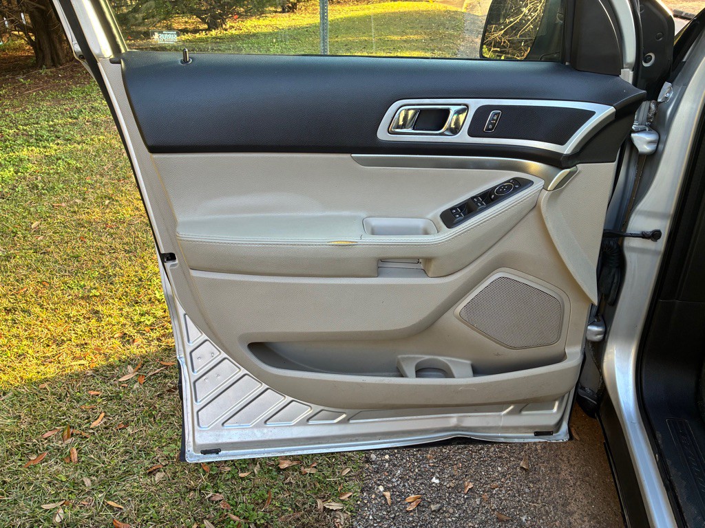 2015 Ford Explorer Image 18