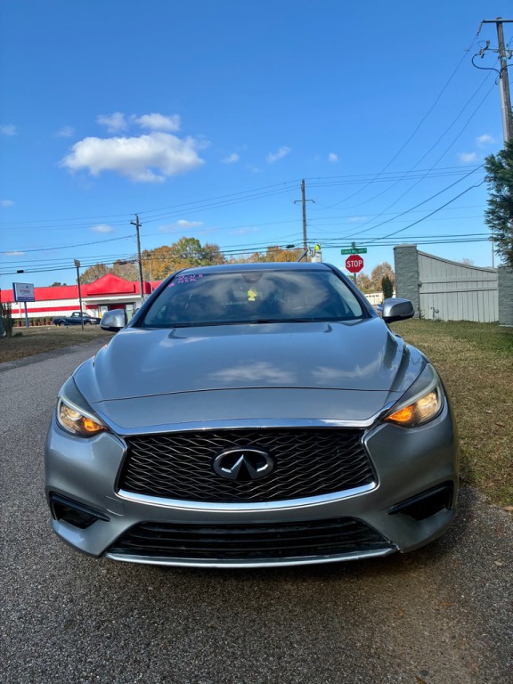 2018 INFINITI QX30 Image 2