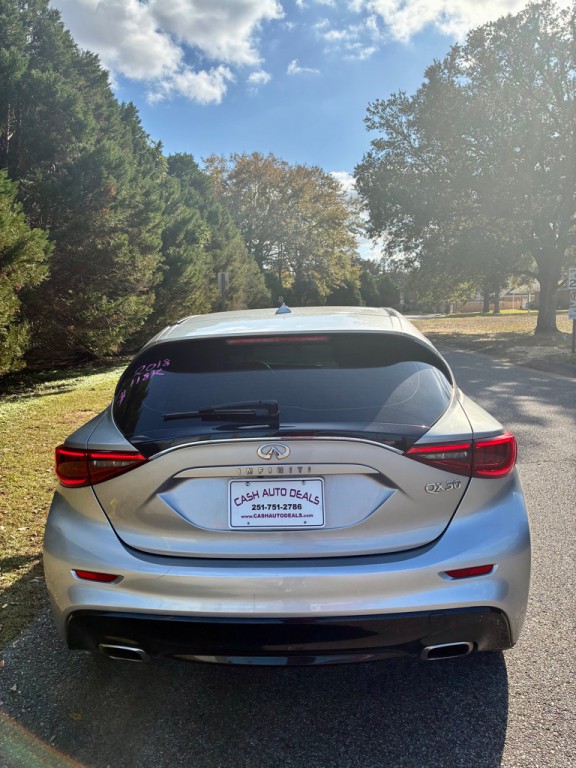 2018 INFINITI QX30 Image 4