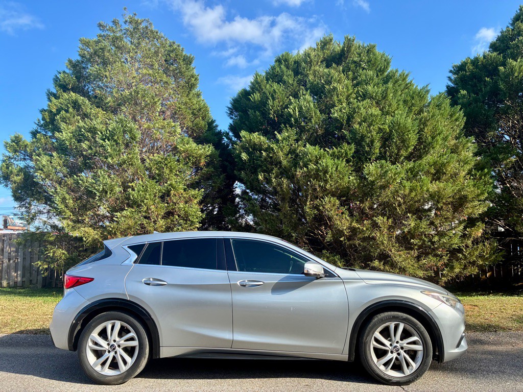 2018 INFINITI QX30 Image 6