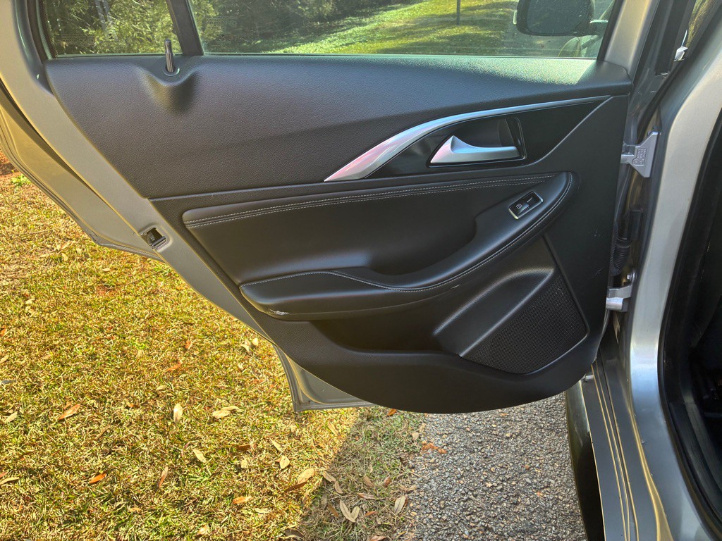 2018 INFINITI QX30 Image 11