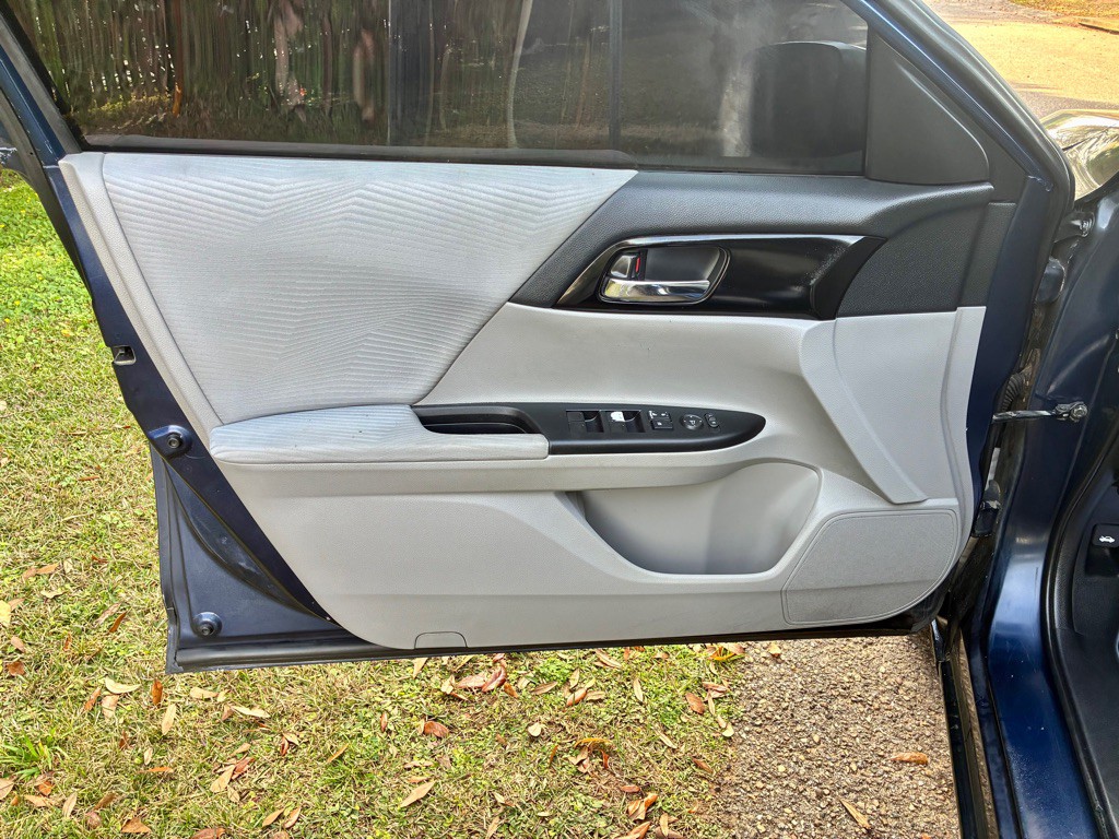 2017 Honda Accord Image 9