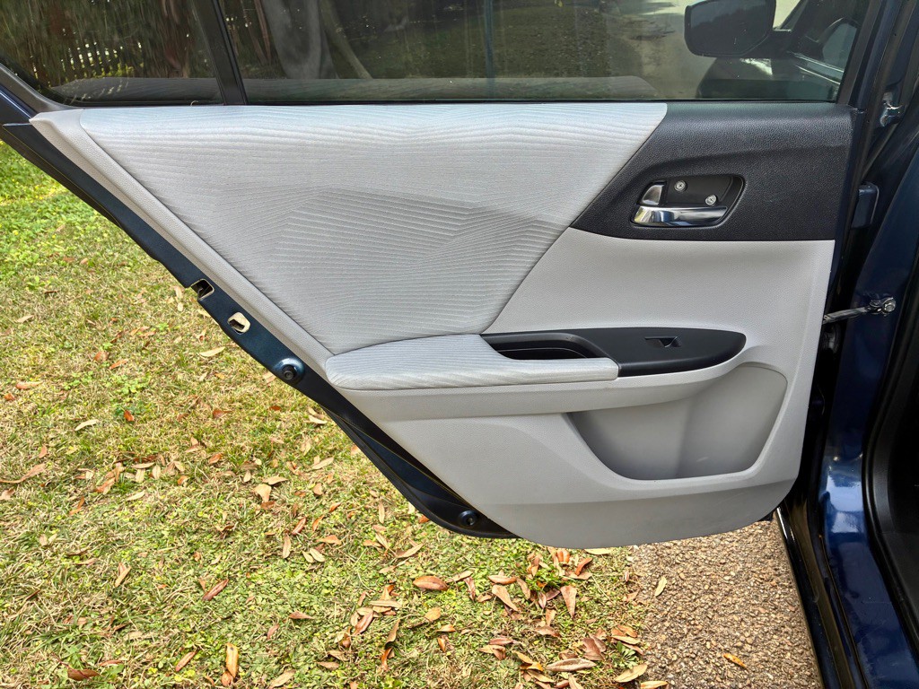 2017 Honda Accord Image 11