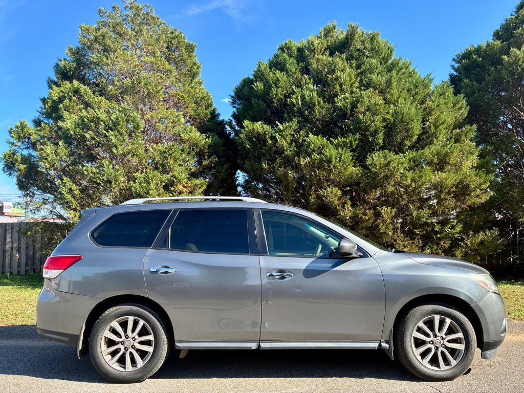 2015 Nissan Pathfinder Image 3