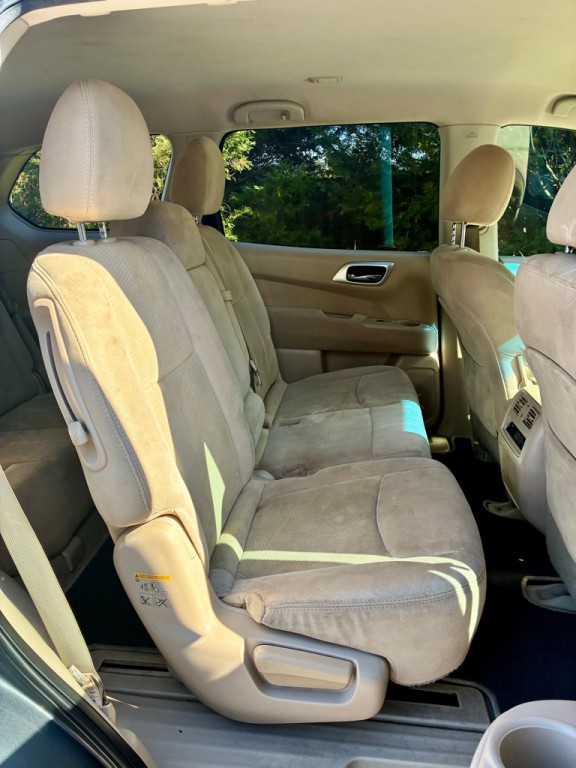 2015 Nissan Pathfinder Image 16