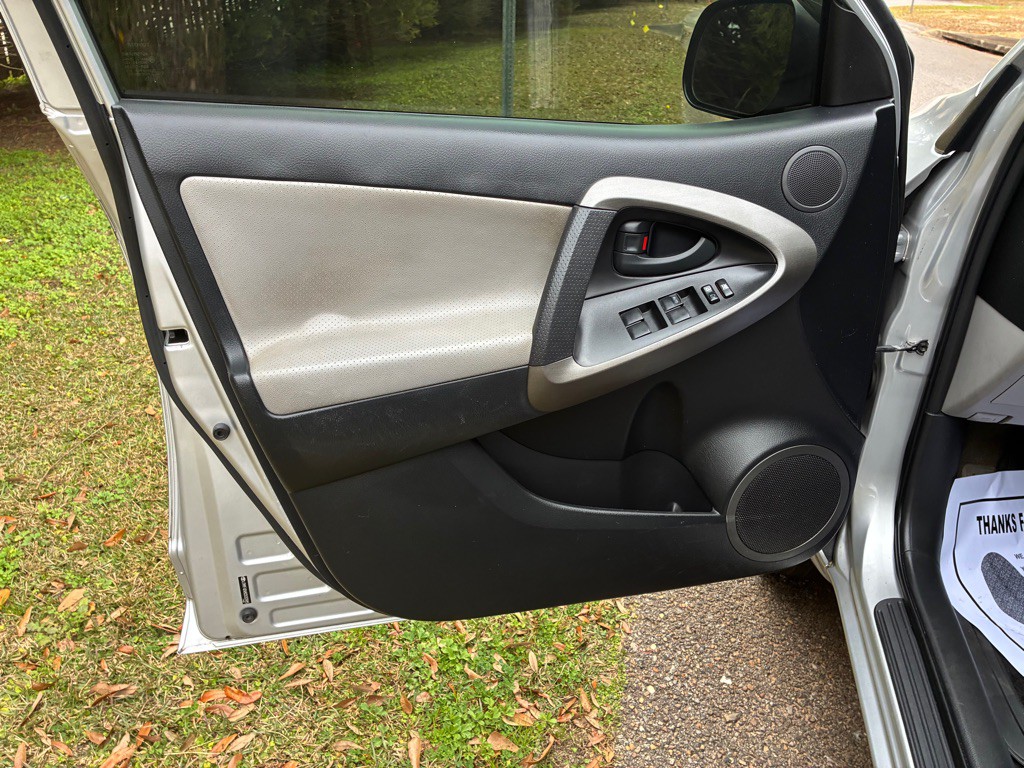 2012 Toyota Rav4 Image 10